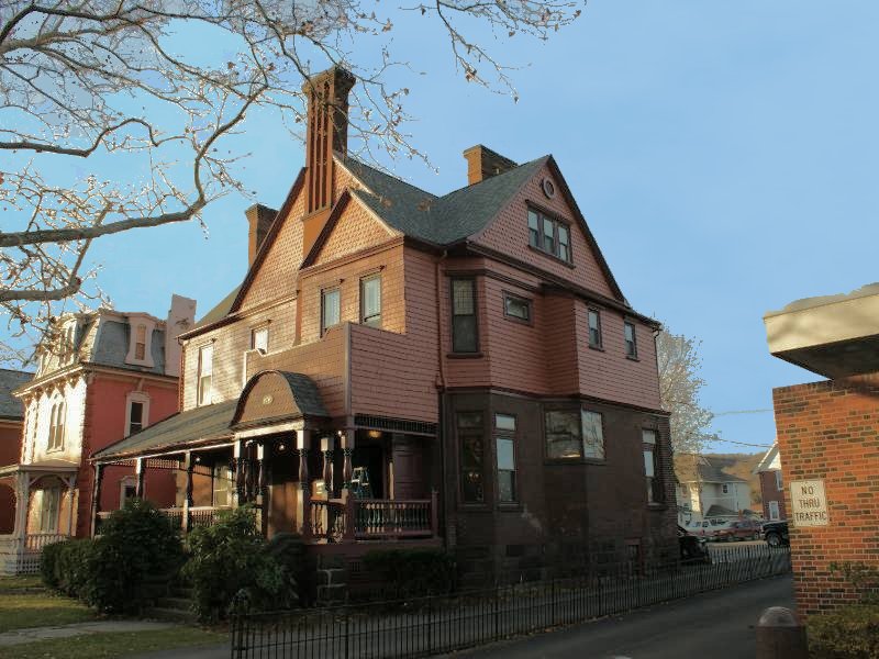 870 West Fourth Street, a three-story Victorian on Millionaire's Row